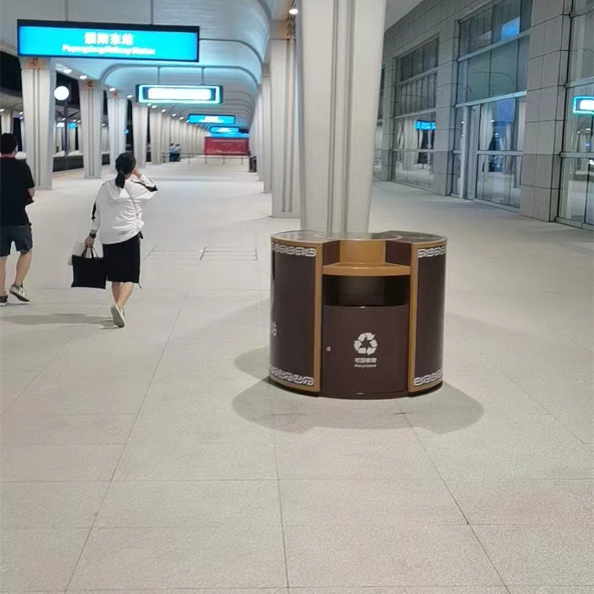高铁站不锈钢垃圾箱